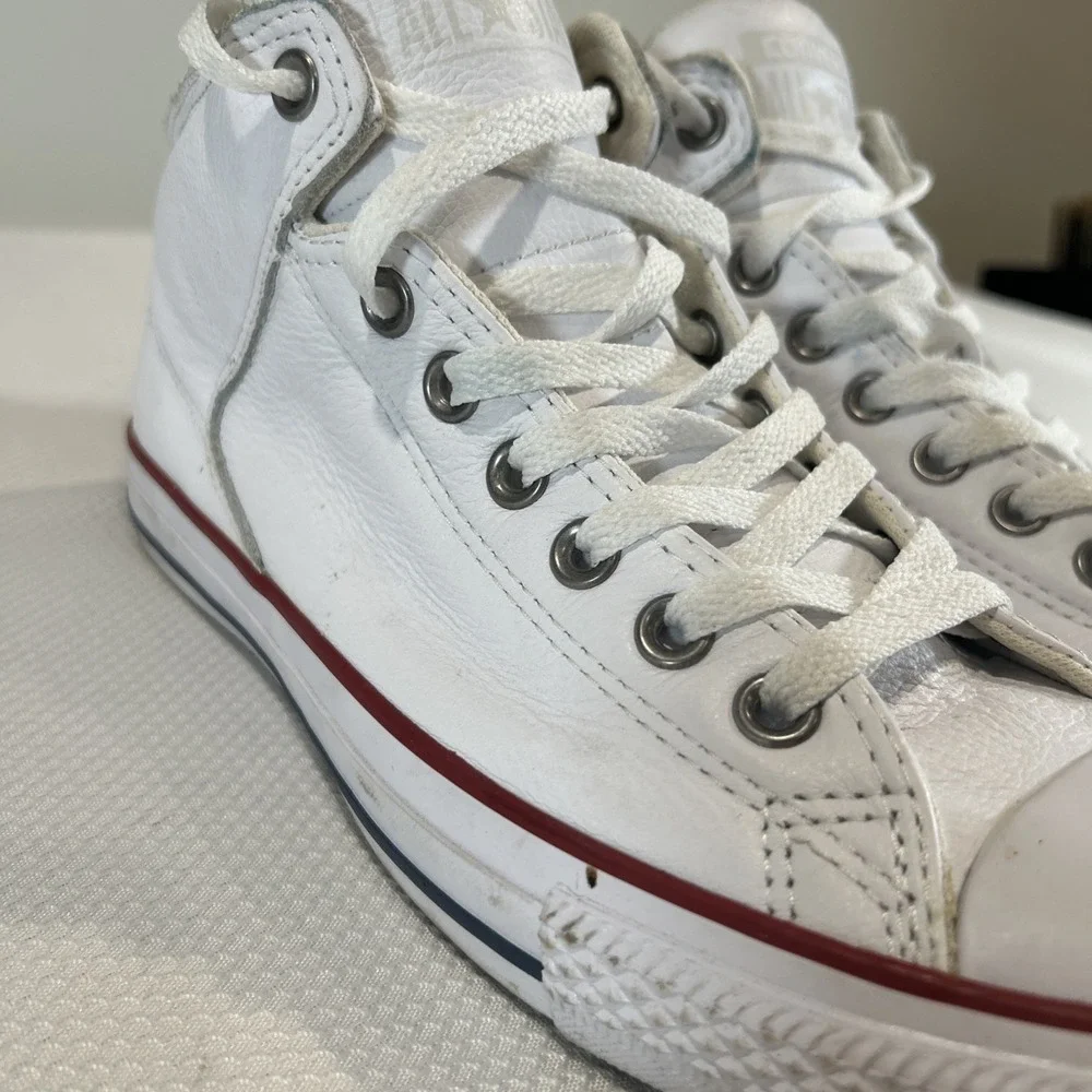 Converse Chuck Taylor All Star Sneakers White Men's 10 / Women's 12 Classic